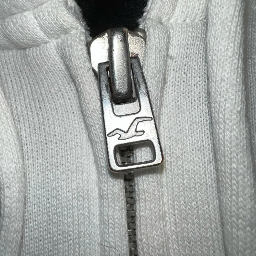 Hollister Full Zip Cropped Eyelet Hood Hoodie - Picture 6 of 11